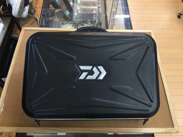 【最新釣具買取情報】「ダイワ　ＨＤリールケースＭ」買取り入荷致しました。（つりどうぐ一休　葛の葉店）サムネイル